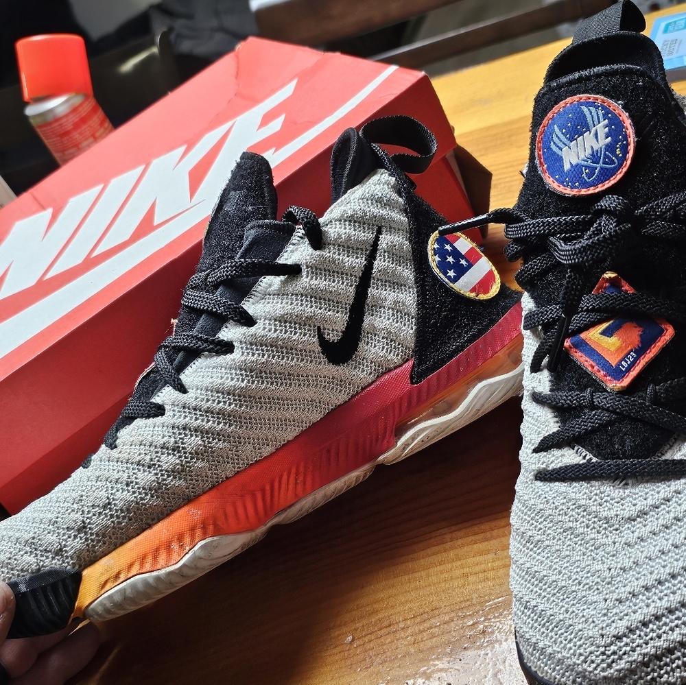 Nike LeBron James